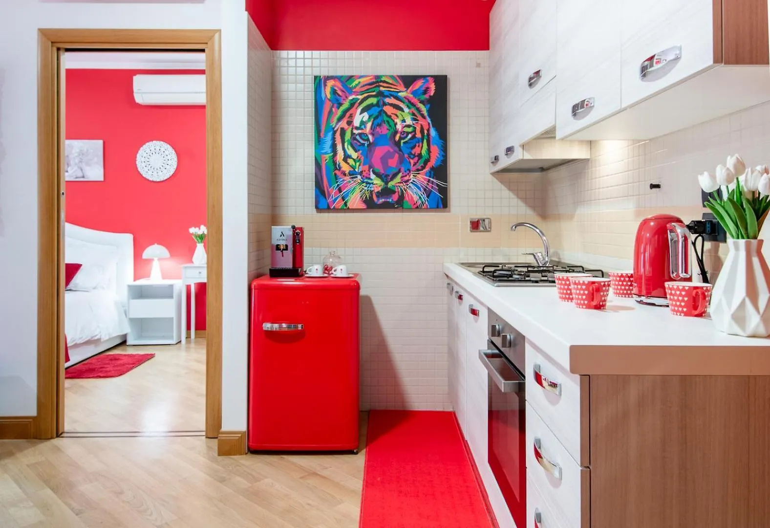 Red Chic Roma Apartment